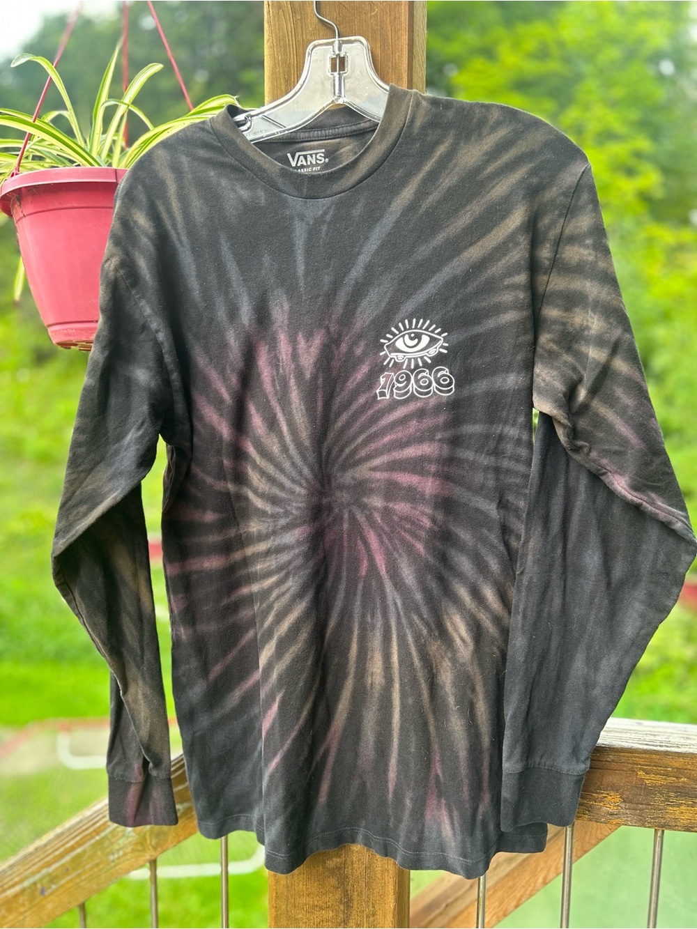 Vans Men’s Tie-Dye 1966 Eye Graphic Long Sleeve Tee • Medium